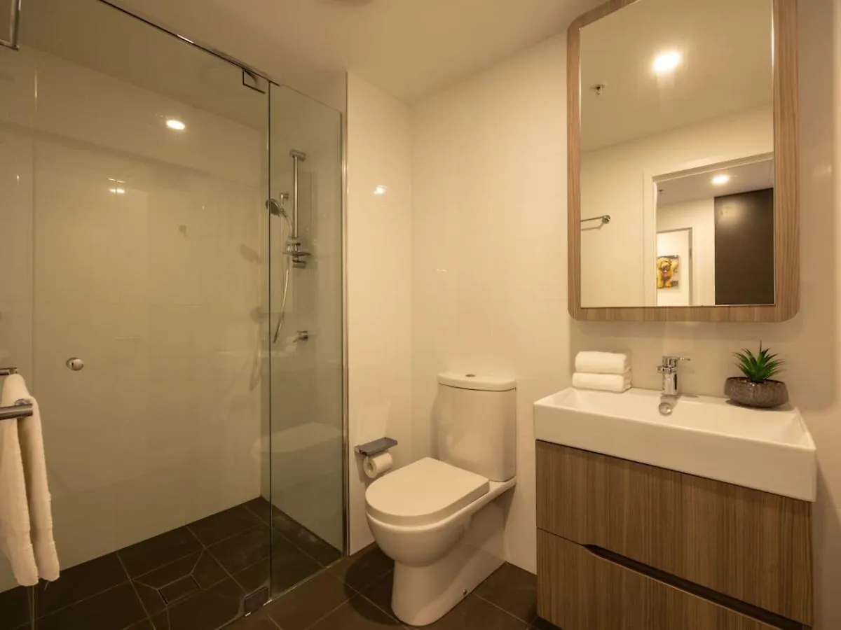 Cbd 3B2B Suite Near Everything With Parking And Balcony Brisbane 0*,  Australia