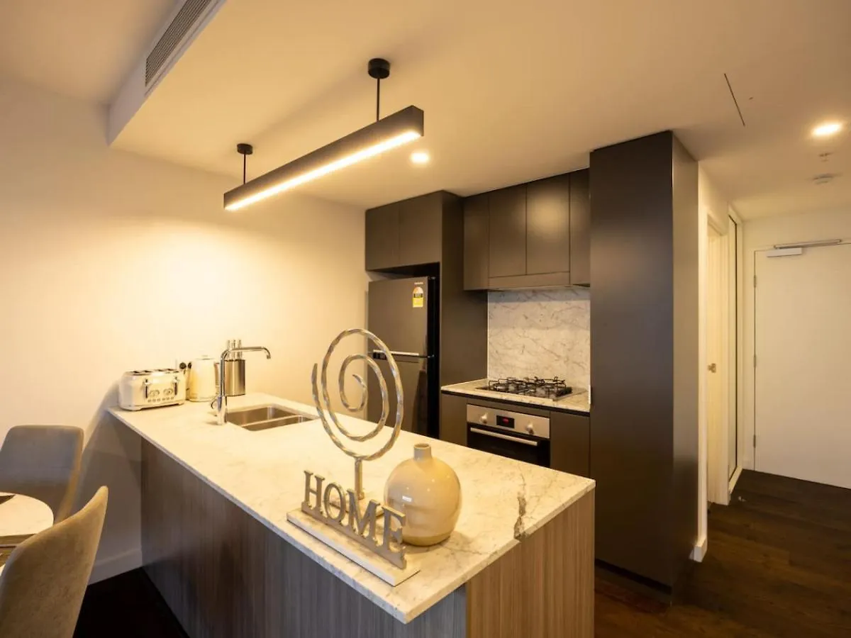Cbd 3B2B Suite Near Everything With Parking And Balcony Brisbane