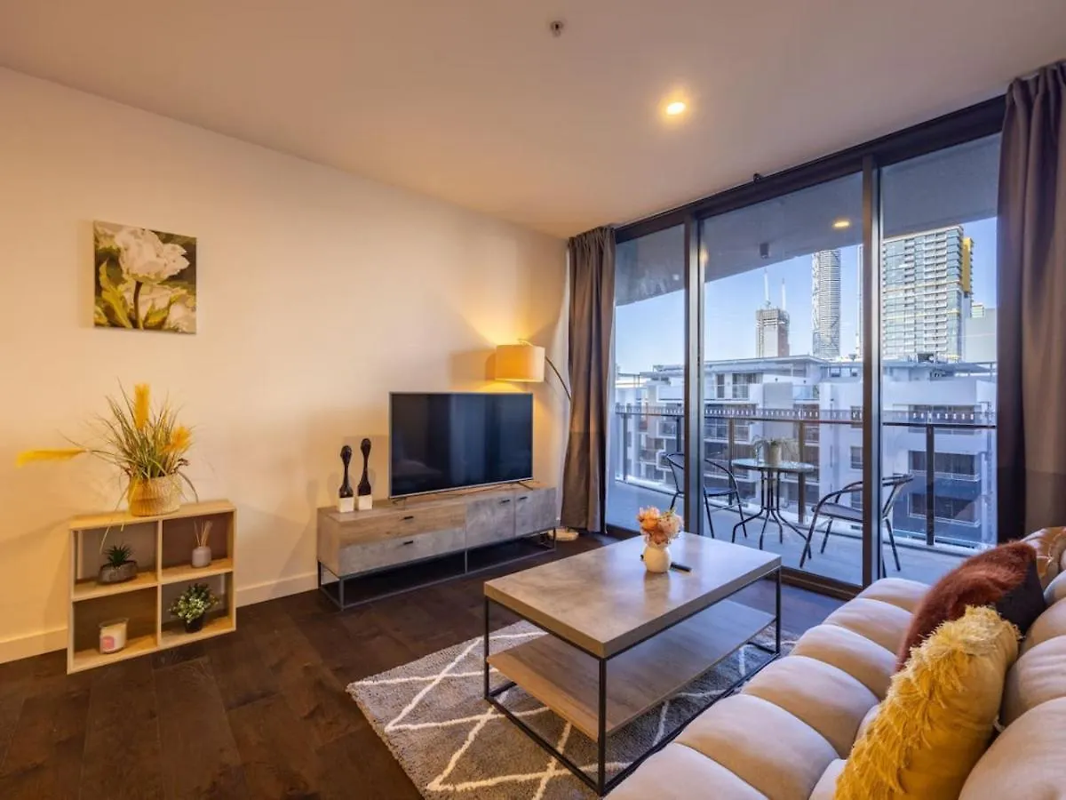 Cbd 3B2B Suite Near Everything With Parking And Balcony Brisbane